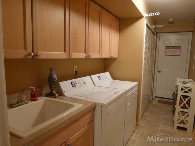 3446 Tremonte Circle Rochester, MI 48306 - Photo 15 of 27 31198094-14.JPG