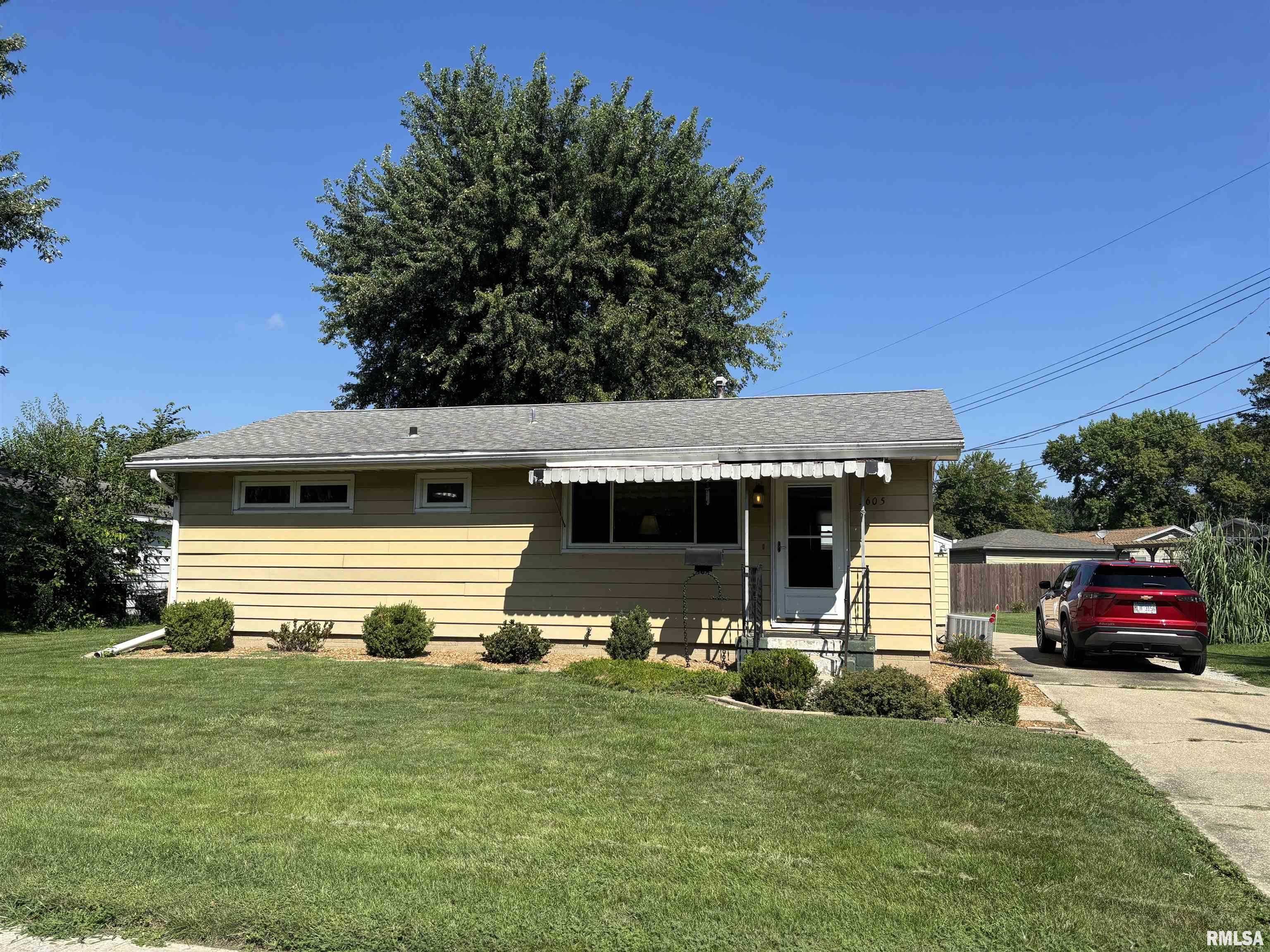 3605 Moorgate Drive Springfield, IL 62703 - Photo 2 of 22 Gallery Image 2
