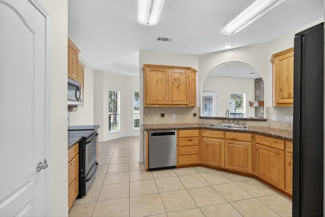 $2,500 | 114 Friend's Wood Avenue, Kingsland, TX 78639