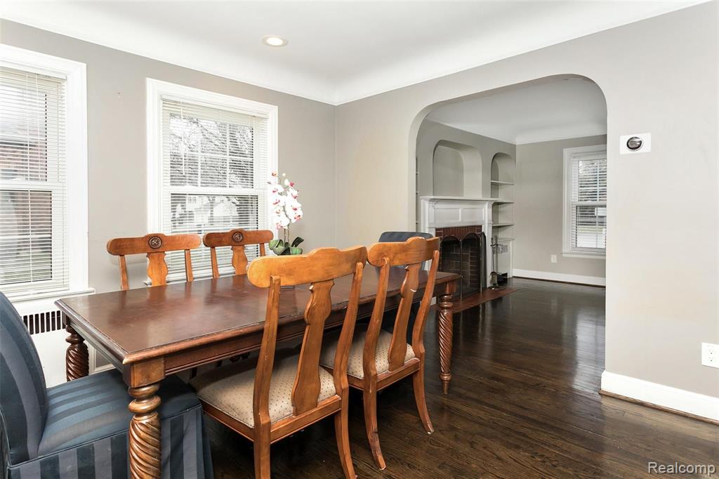 377 McMillan Road Grosse Pointe Farms, MI 48236 - Photo 9 of 38