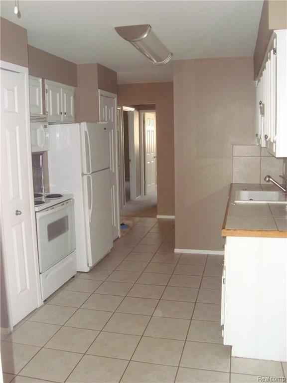 771 West Maple Road Clawson, MI 48017 - Photo 4 of 12