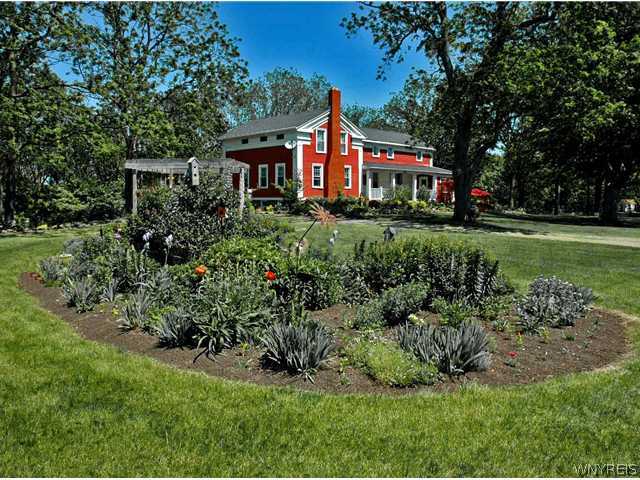 8431 Mountain Road Royalton, NY 14067 - Photo 1 of 1 Exterior Front