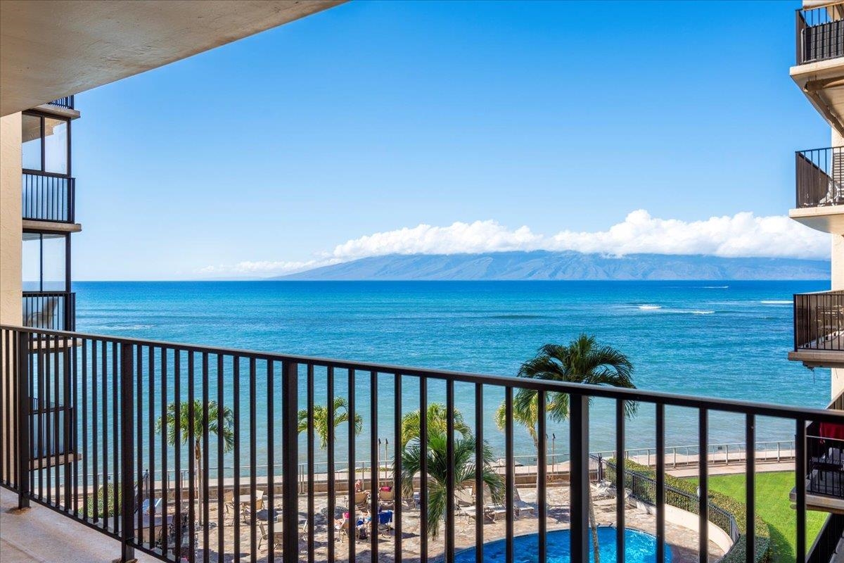 4401 Lower Honoapiilani Road, Unit B401 Lahaina, HI 96761 - Photo 5 of 42