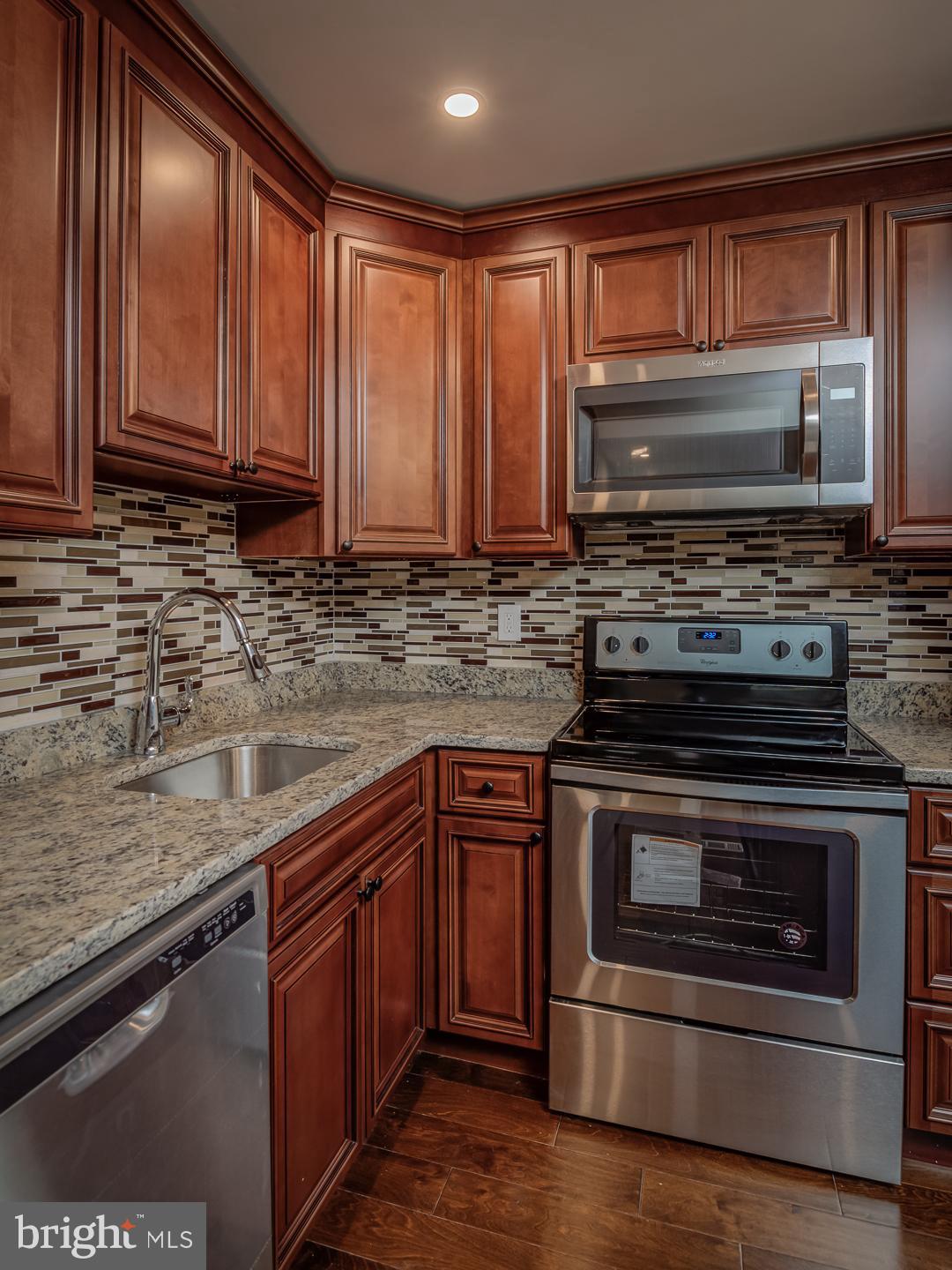 14027 Lindendale Road Woodbridge, VA 22193 - Photo 5 of 32 Gallery Image 5