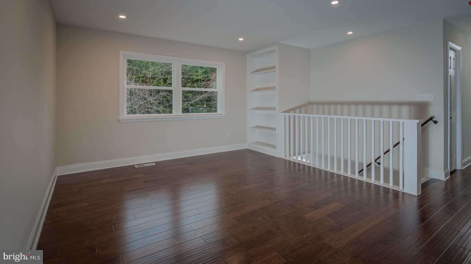 14027 Lindendale Road Woodbridge, VA 22193 - Photo 9 of 32 Gallery Image 9