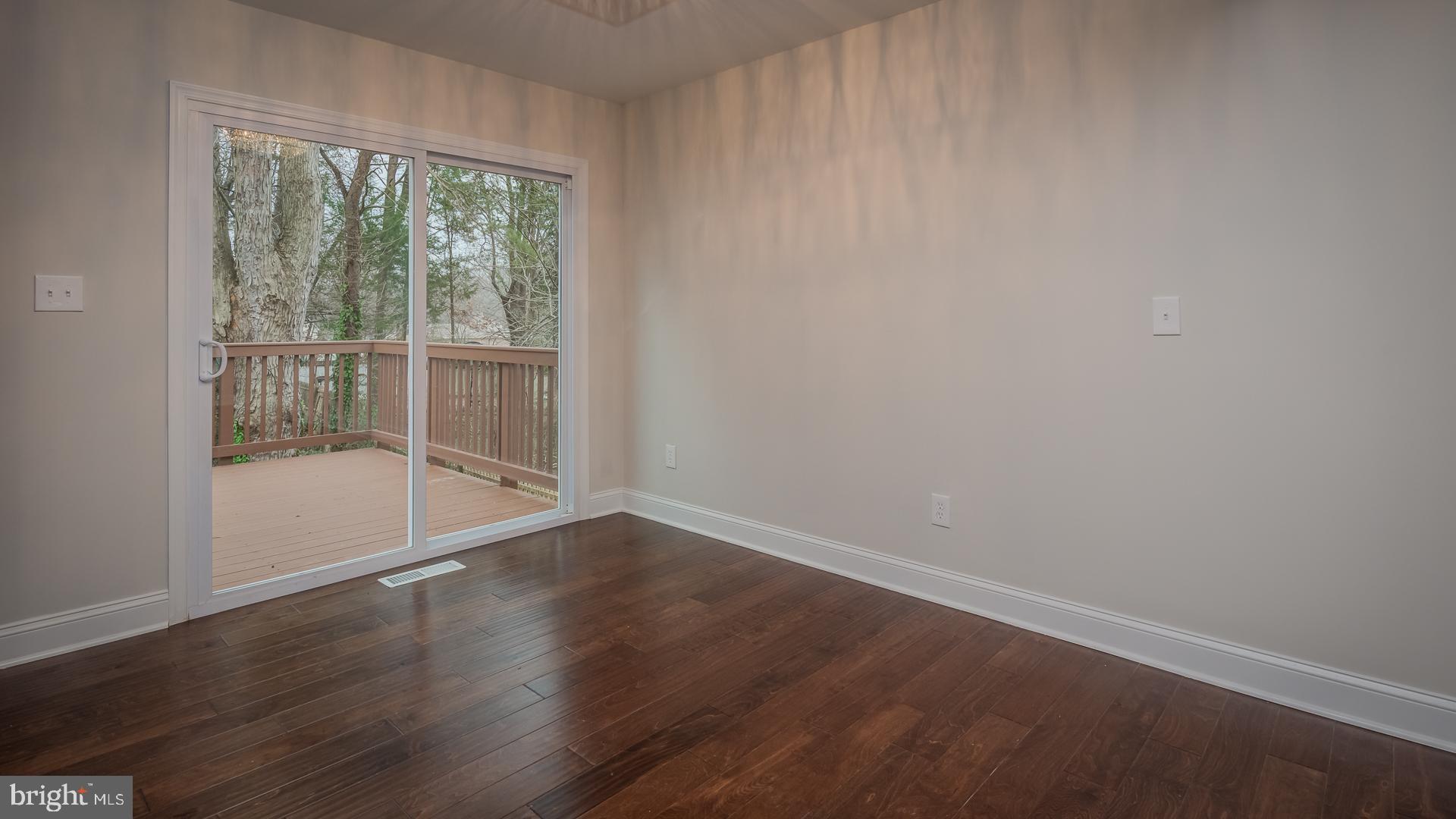 14027 Lindendale Road Woodbridge, VA 22193 - Photo 10 of 32 Gallery Image 10