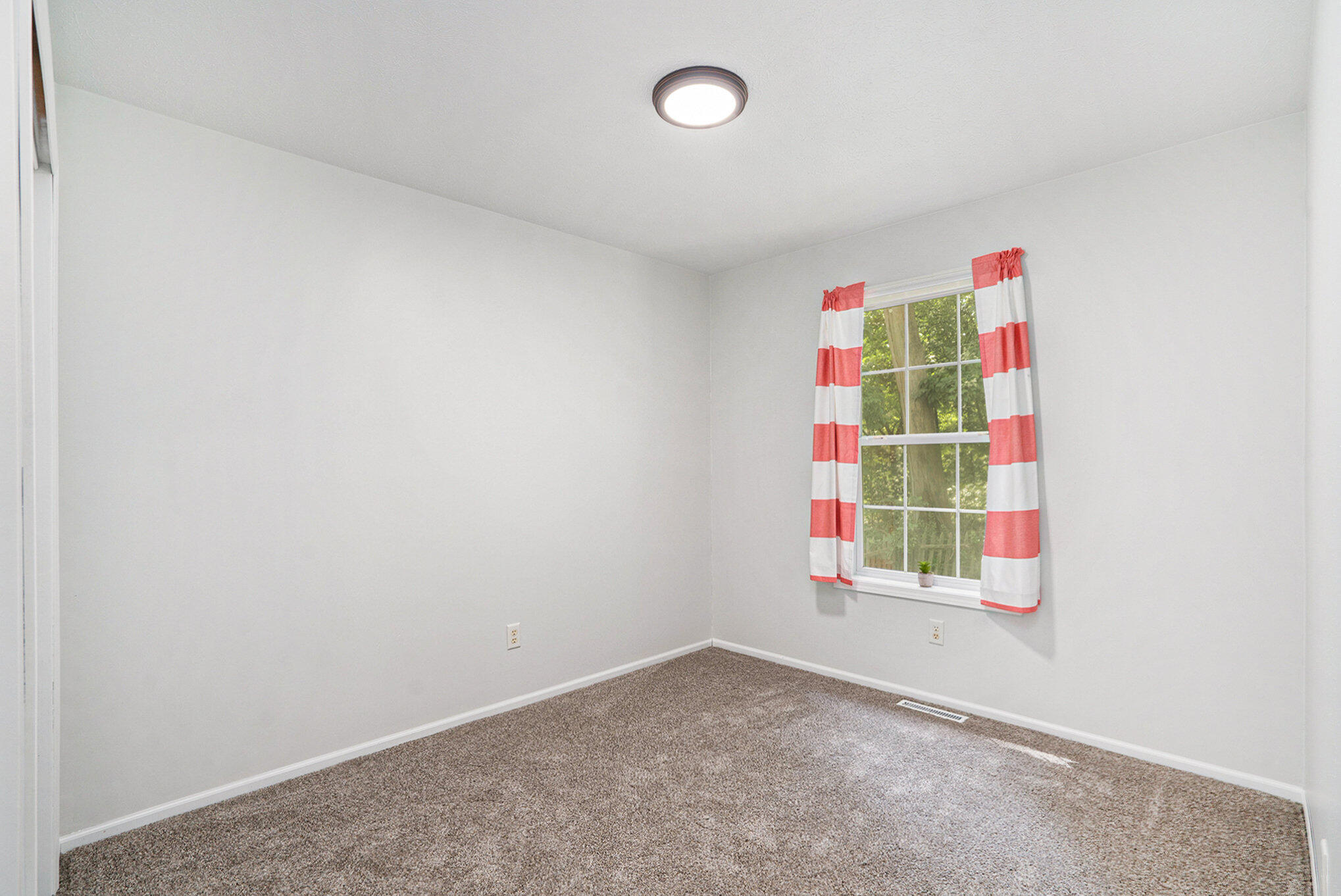 11061 Treimanis Way Three Rivers, MI 49093 - Photo 14 of 22 016_jbs01771