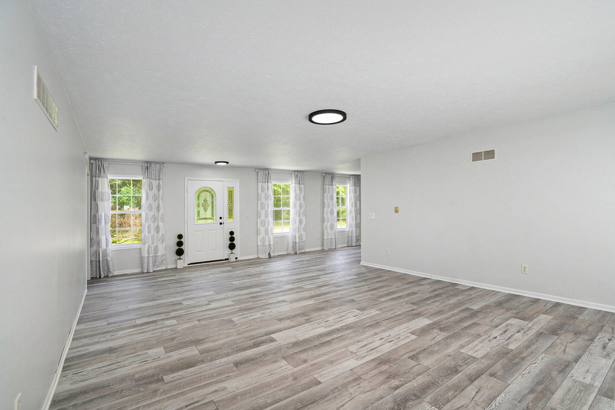 11061 Treimanis Way Three Rivers, MI 49093 - Photo 7 of 22 004_jbs01727