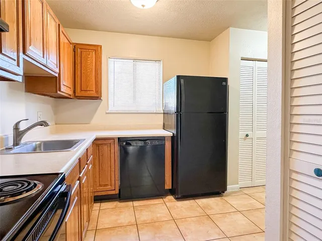 $154,900 | 22701 Watersedge Boulevard, Unit 14, Land O' Lakes, FL 34639