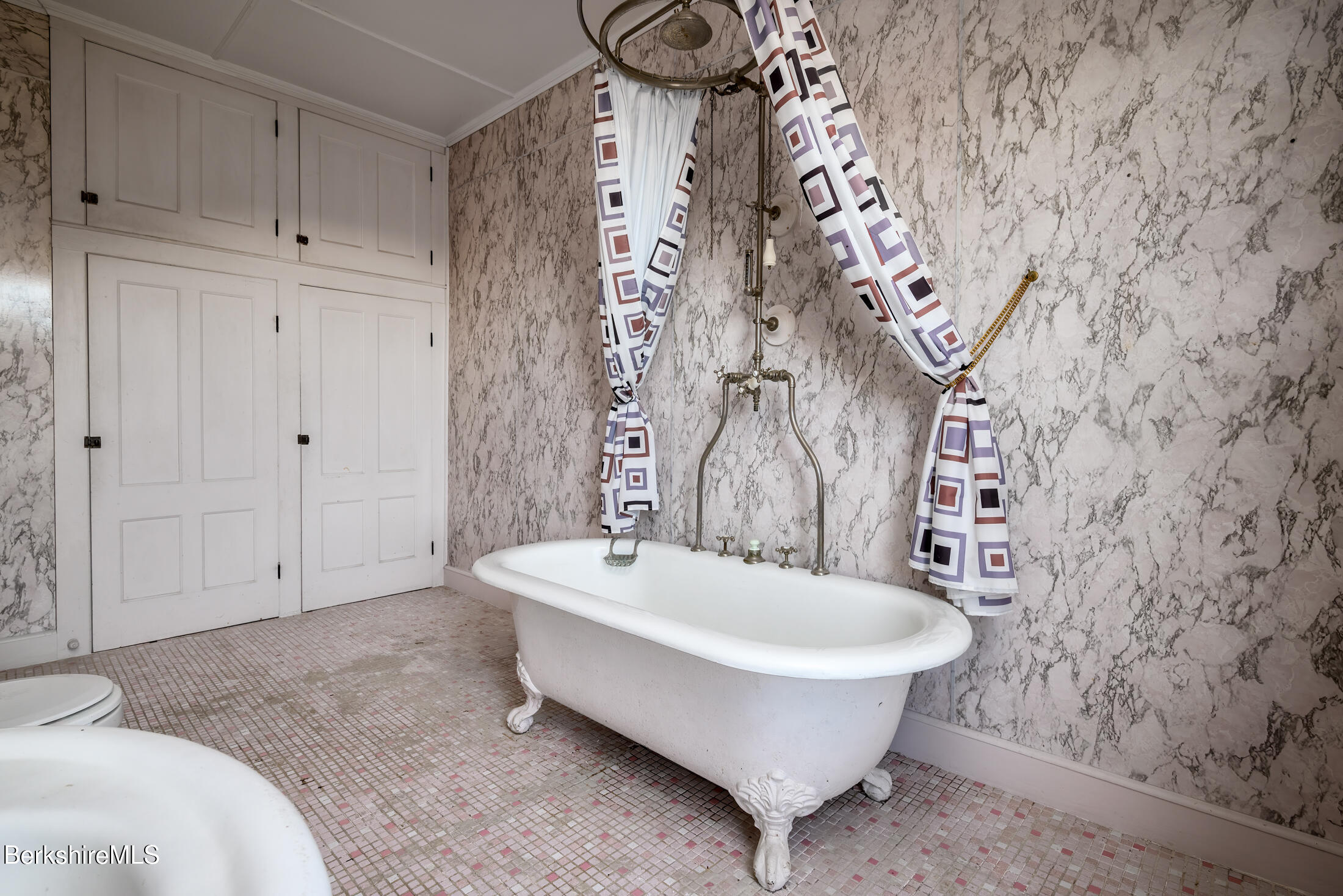 34 Ny Route Petersburg, NY 12138 - Photo 51 of 59 a spacious bathroom with a bathtub and shower