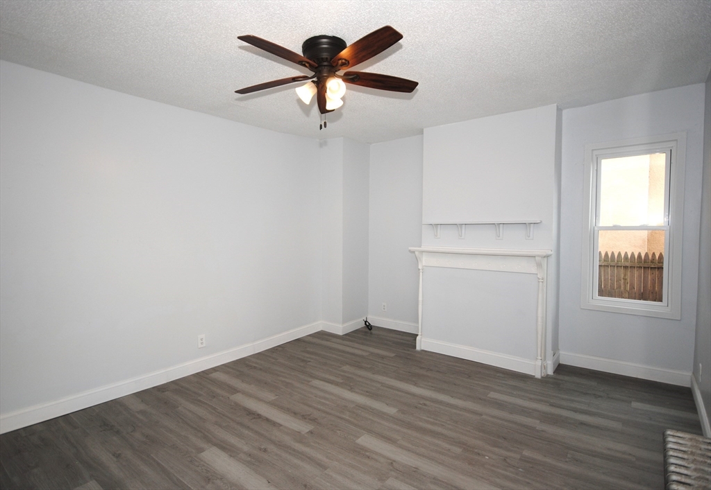 72 Hall Street Springfield, MA 01108 - Photo 17 of 39