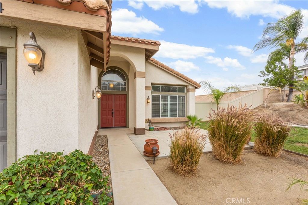 934 Mission Grove Riverside, CA 92506 - Photo 4 of 28 a front view of a house with a yard