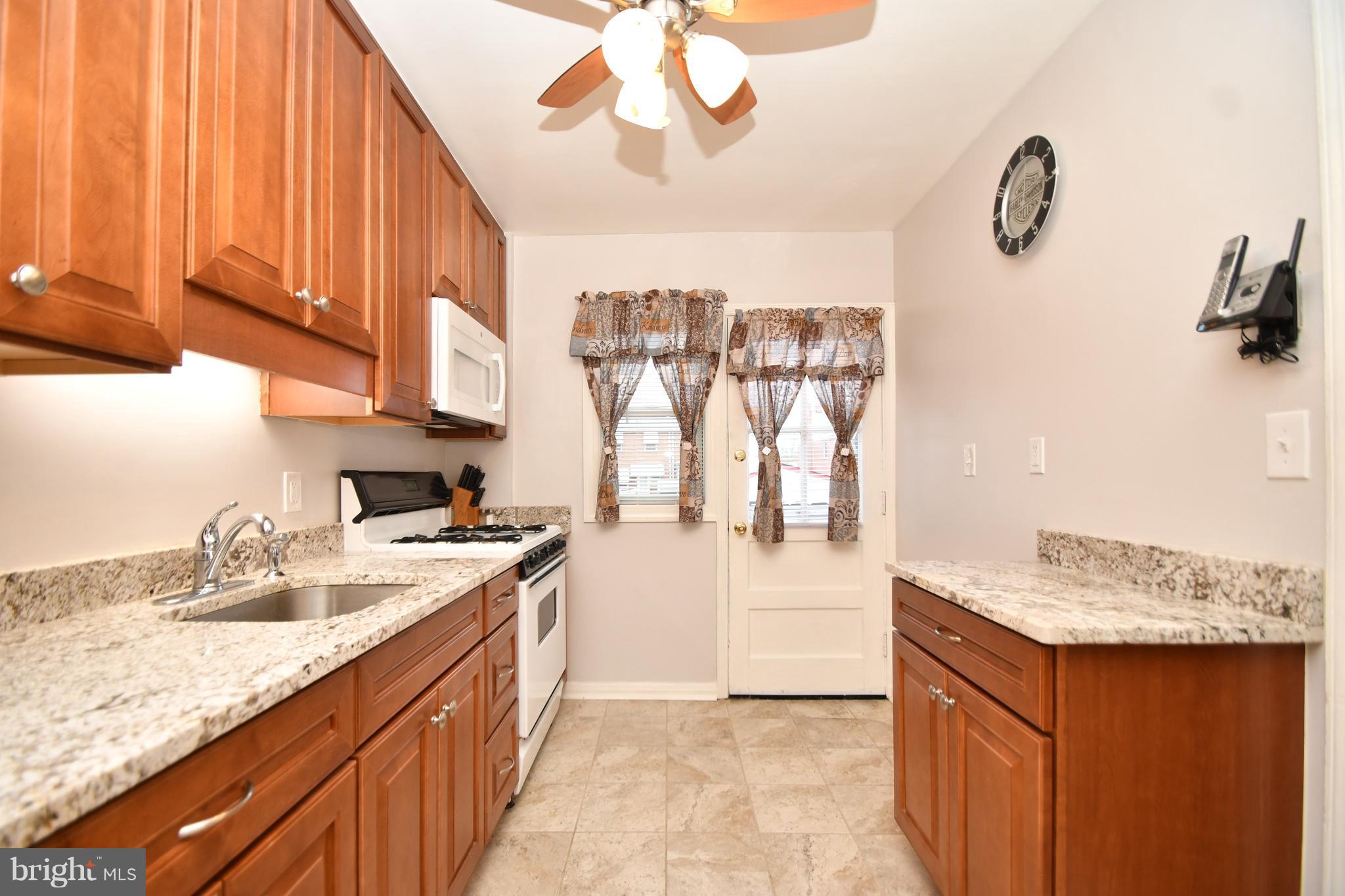 25 Cardinal Road Baltimore, MD 21221 - Photo 12 of 28 Kitchen w/granite counters