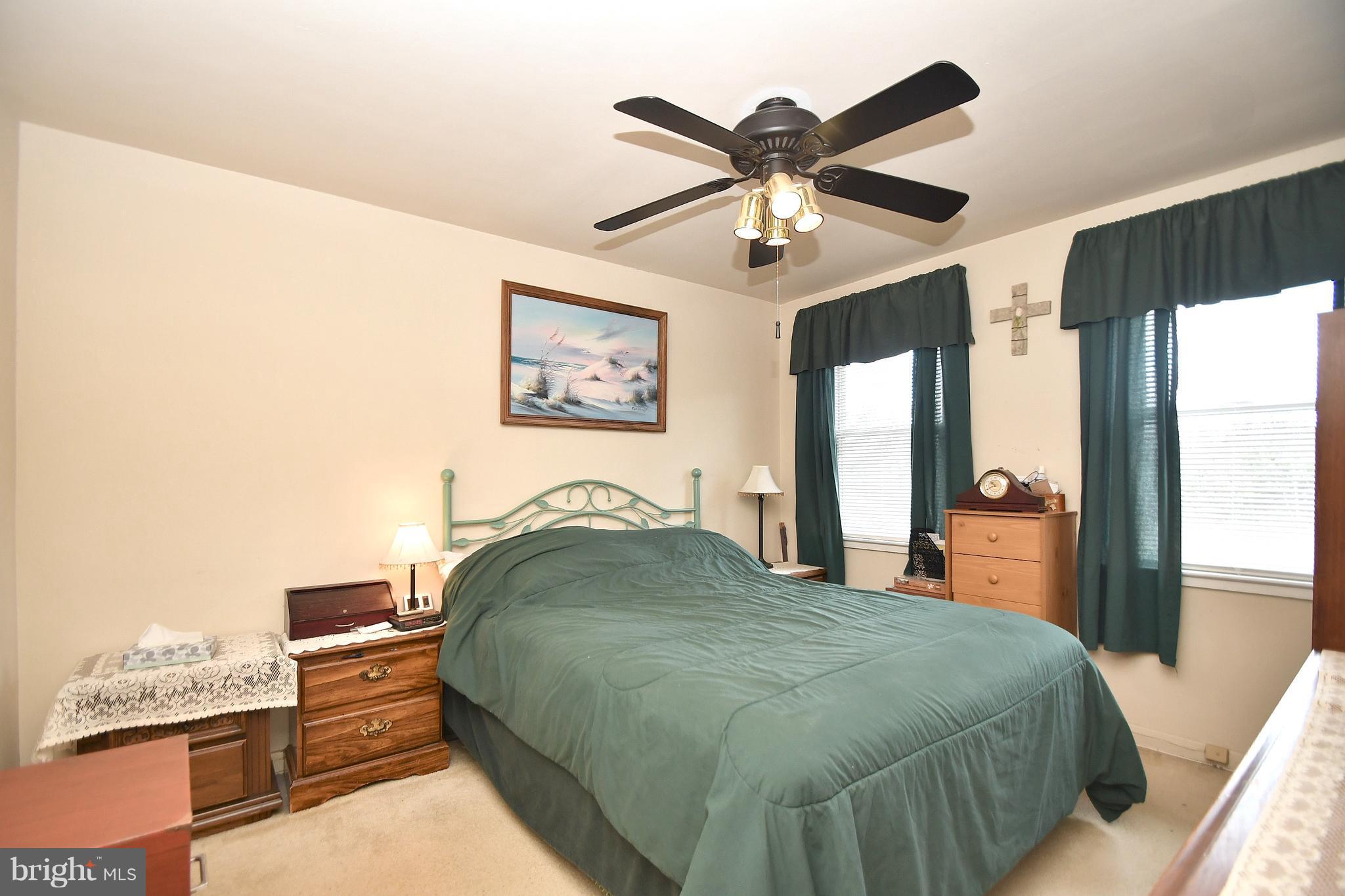 25 Cardinal Road Baltimore, MD 21221 - Photo 15 of 28 Master bedroom w/ WW carpet