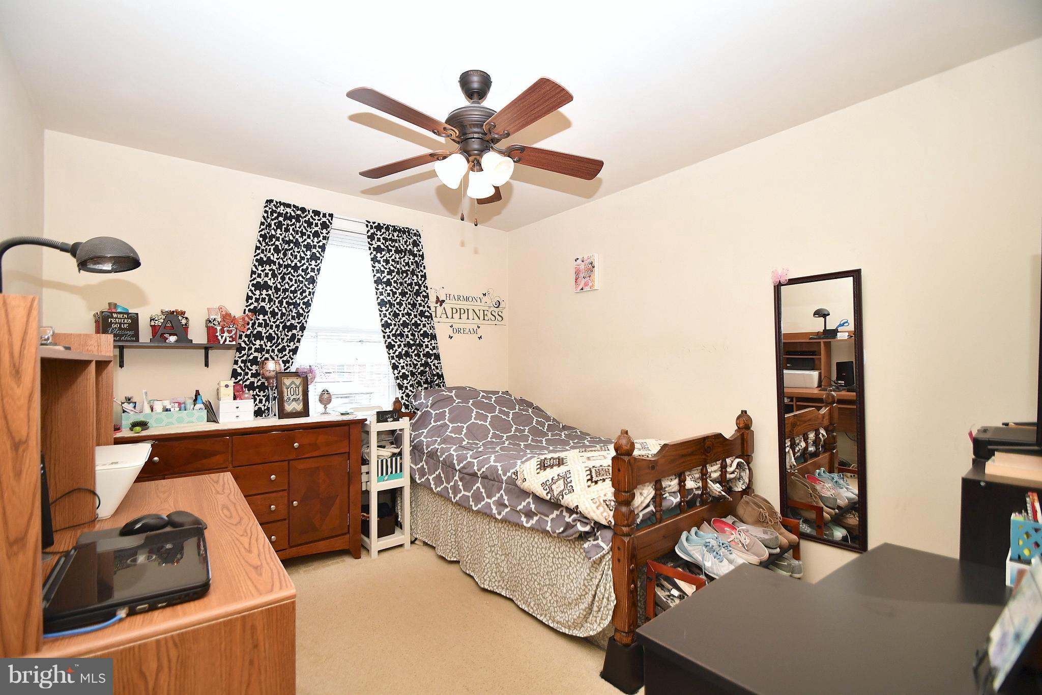 25 Cardinal Road Baltimore, MD 21221 - Photo 16 of 28 Second bedroom