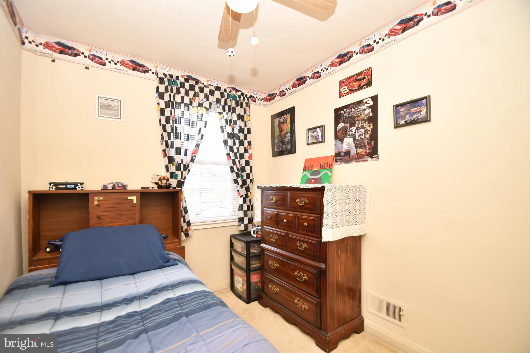 25 Cardinal Road Baltimore, MD 21221 - Photo 17 of 28 Third Bedroom