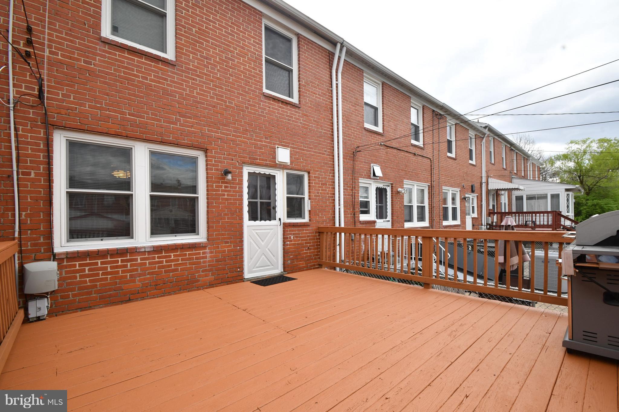 25 Cardinal Road Baltimore, MD 21221 - Photo 21 of 28 Expansive deck, great for entertaining