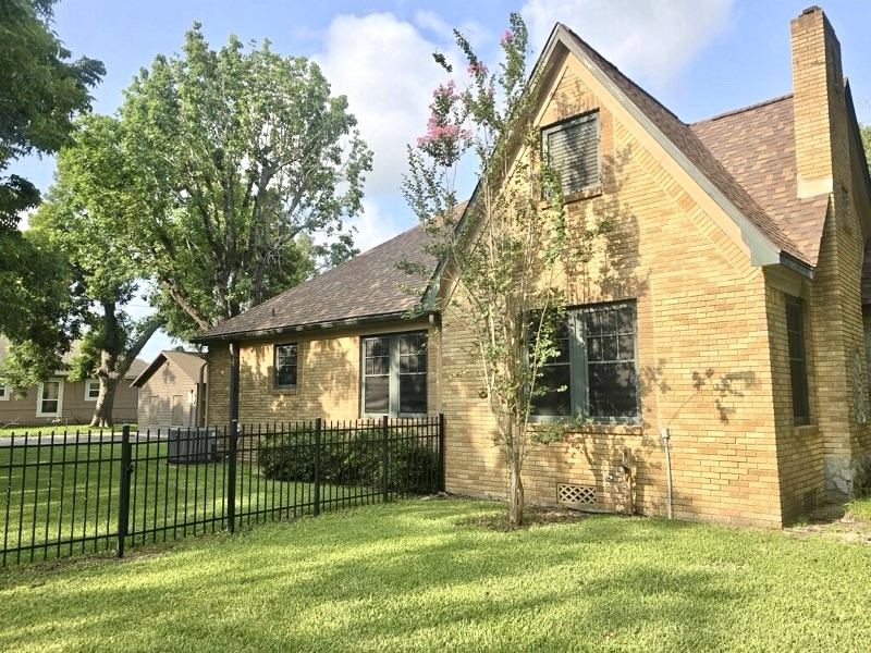 229 East Cedar Street Angleton, TX 77515 - Photo 22 of 22