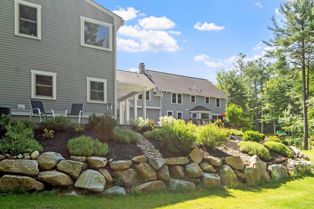 8 Stearns Road Upton, MA 01568 - Photo 15 of 21