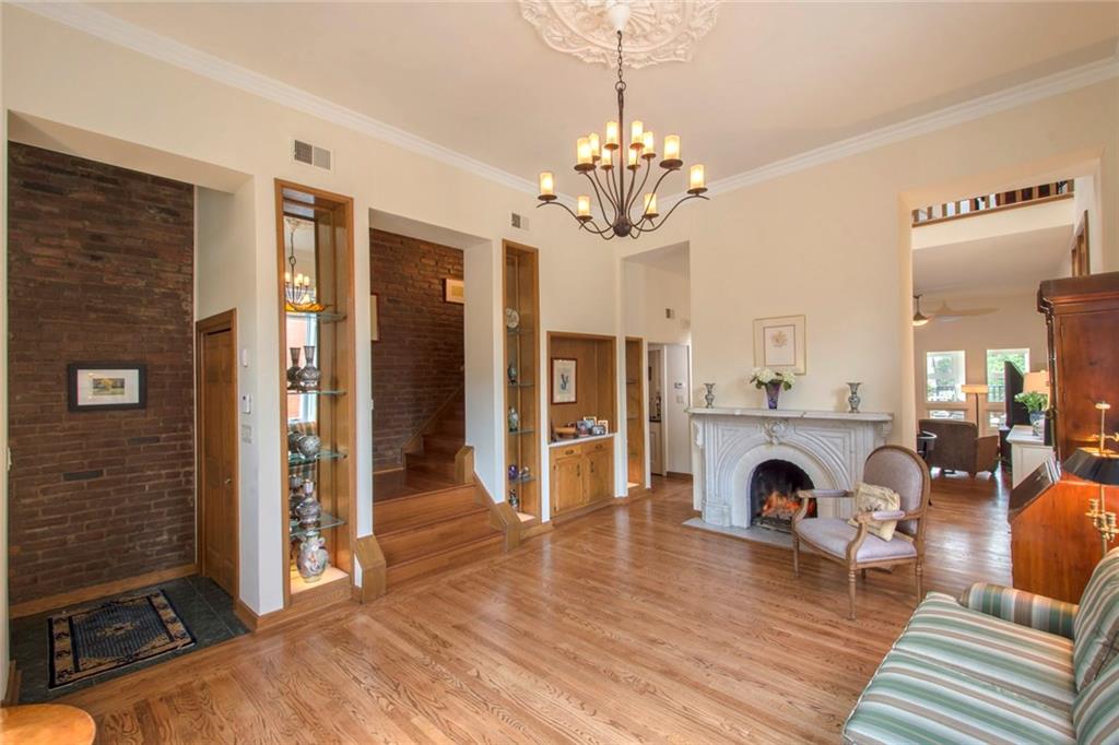 5807 Fifth Avenue Pittsburgh, PA 15232 - Photo 3 of 25