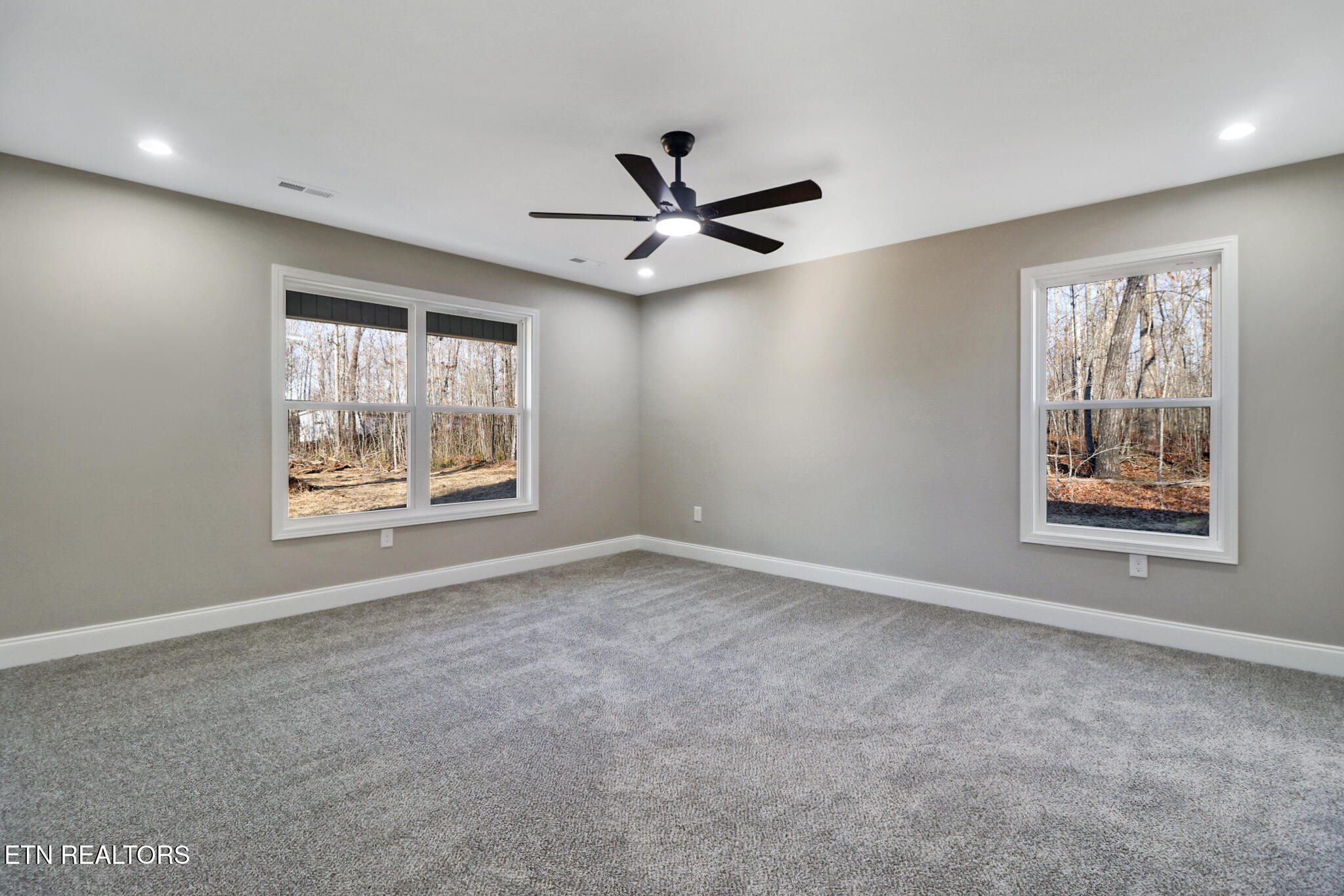 434 Pilot Mountain Road Sunbright, TN 37872 - Photo 12 of 29 Primary Suite