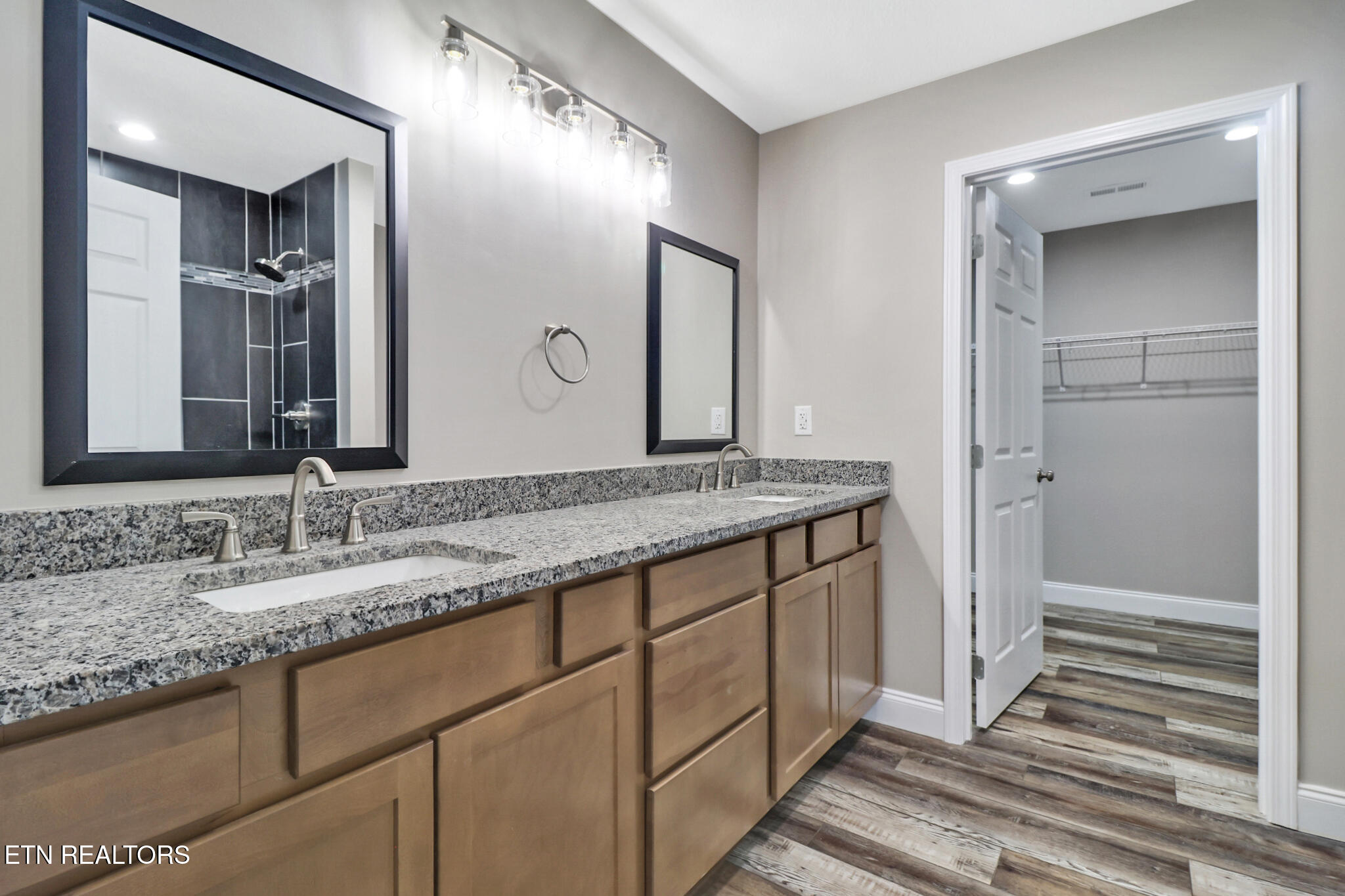 434 Pilot Mountain Road Sunbright, TN 37872 - Photo 14 of 29 Primary Bath