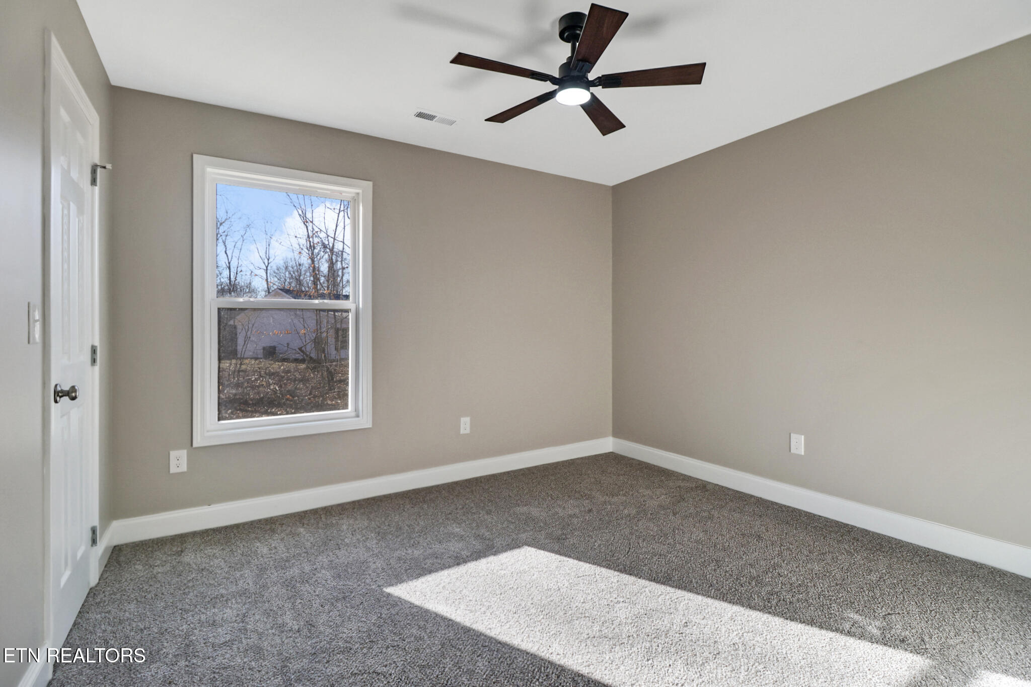 434 Pilot Mountain Road Sunbright, TN 37872 - Photo 21 of 29 3rd Bed