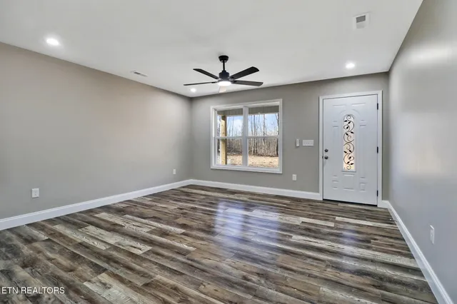 $329,900 | 434 Pilot Mountain Road, Sunbright, TN 37872