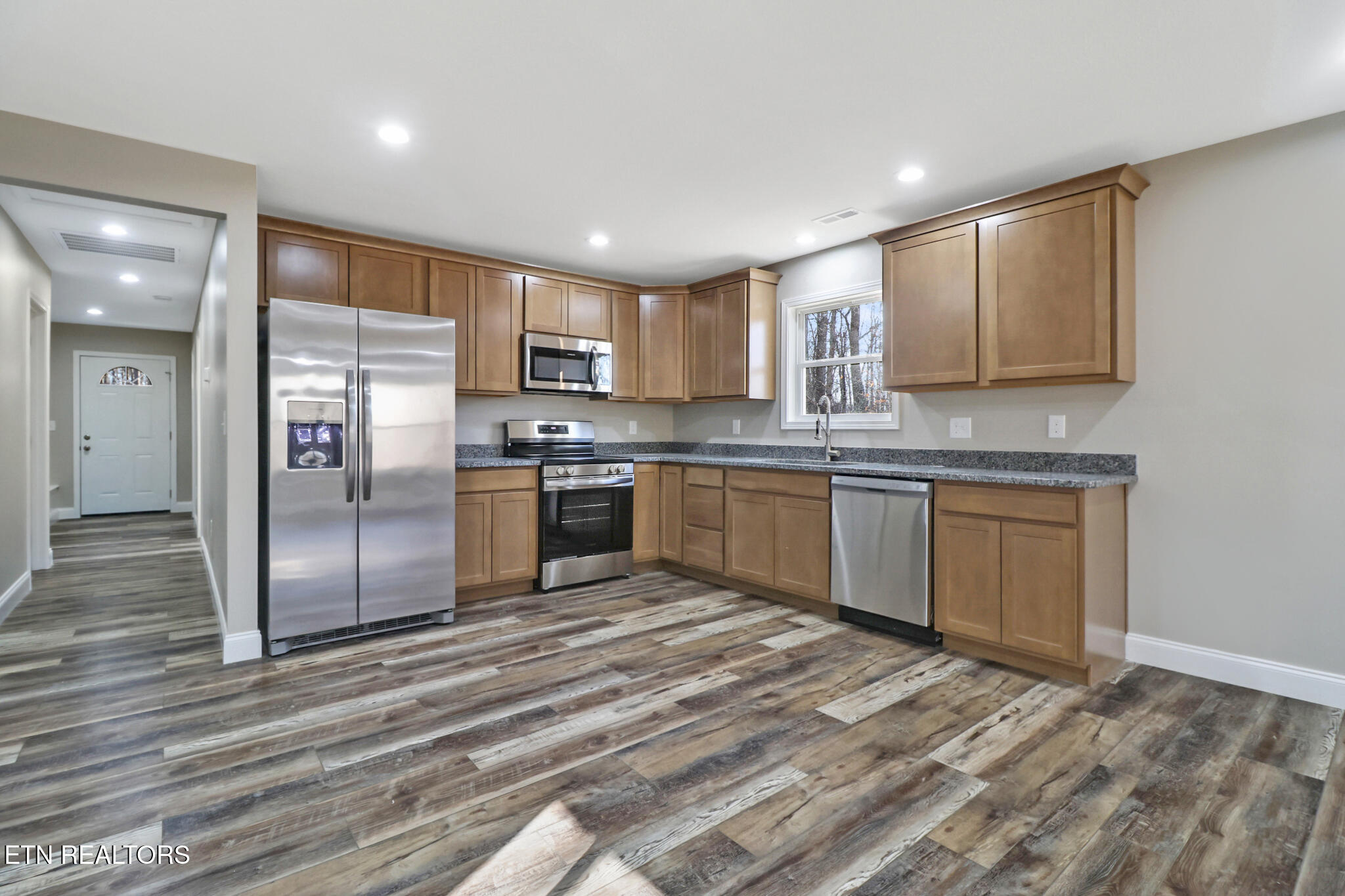 434 Pilot Mountain Road Sunbright, TN 37872 - Photo 9 of 29 Kitchen