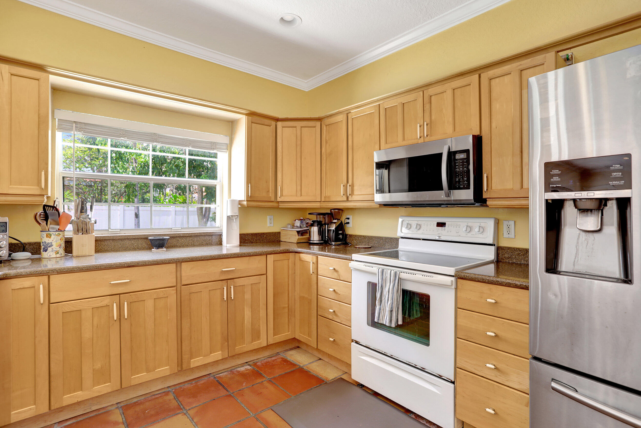 237 Northwest 7th Street Boca Raton, FL 33432 - Photo 4 of 17 Kitchen