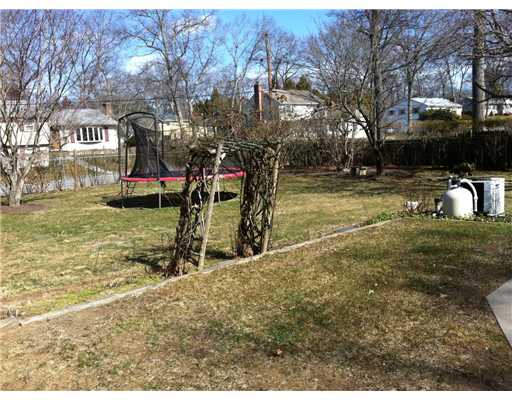 240 Grand View Road East Greenwich, RI 02818 - Photo 14 of 14 Yard/Garden.