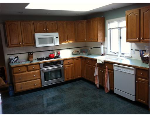 240 Grand View Road East Greenwich, RI 02818 - Photo 4 of 14 Kitchen.
