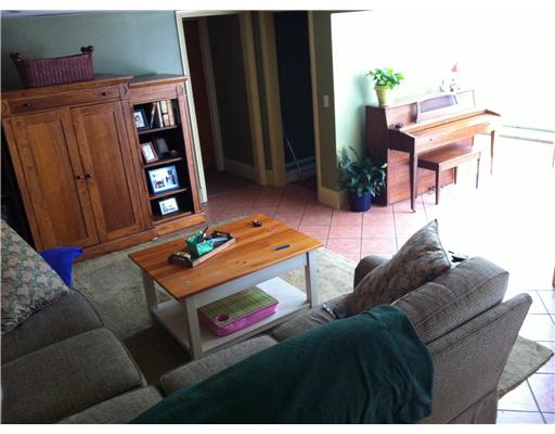 240 Grand View Road East Greenwich, RI 02818 - Photo 7 of 14 Den/Family/Great Room.