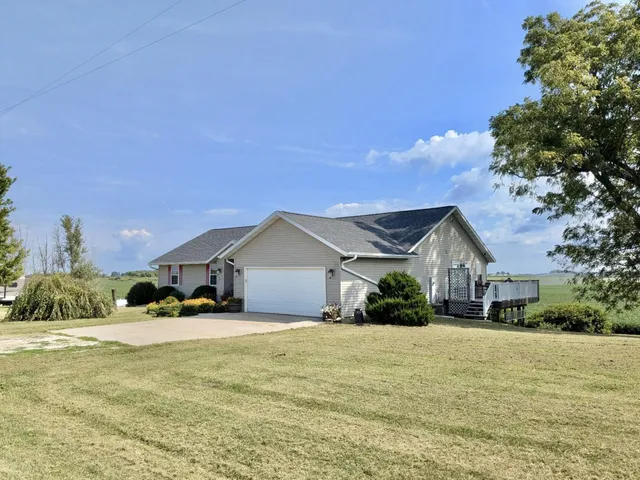 $339,900 | 720 Smit Road, Prophetstown, IL 61277