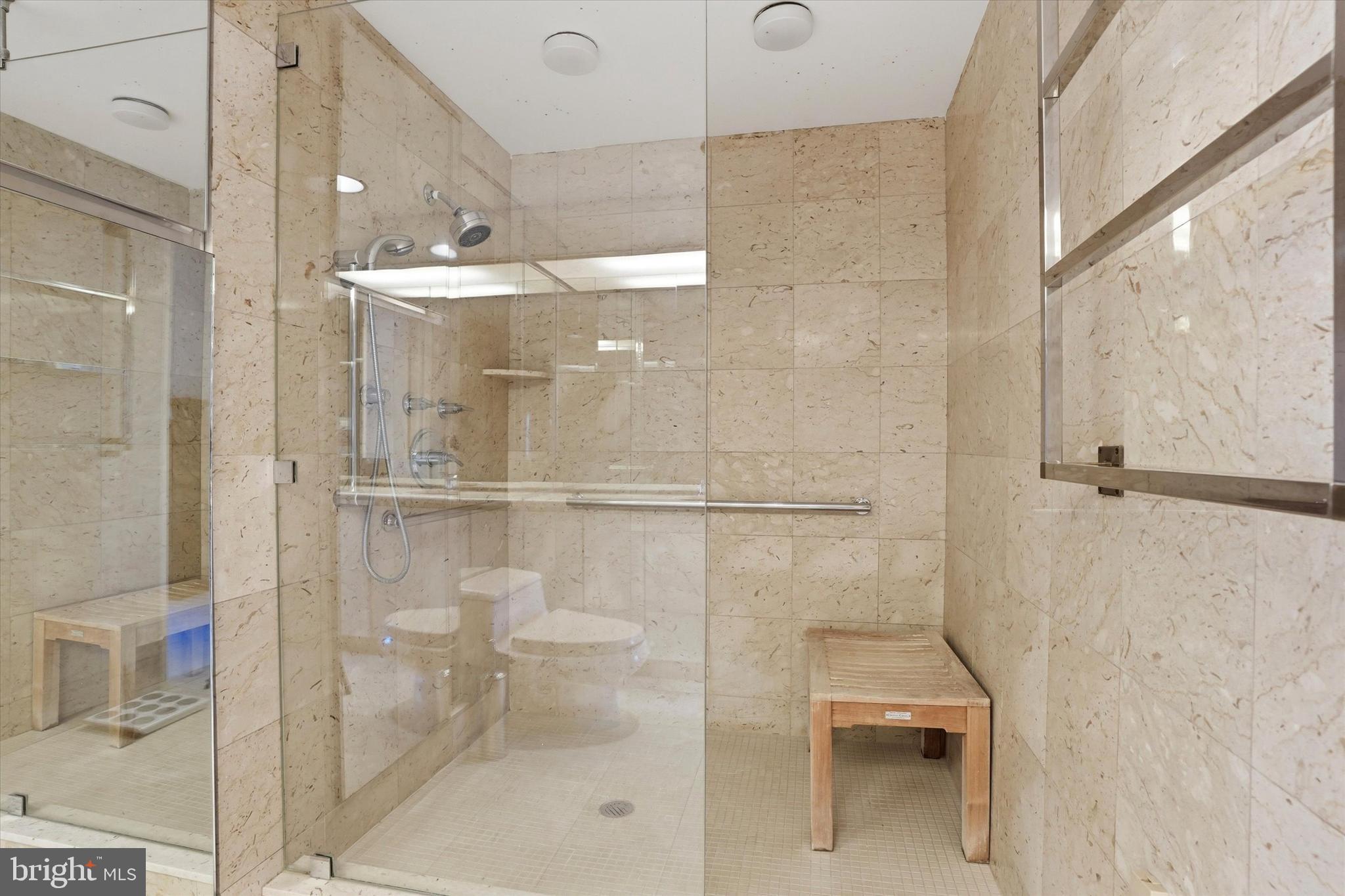 220 West Rittenhouse Square, Unit 22C Philadelphia, PA 19103 - Photo 22 of 29 Full bathroom