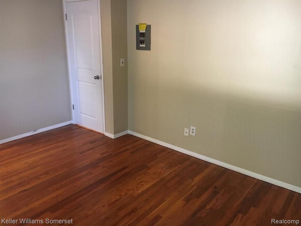 29400 Hoover Road Warren, MI 48093 - Photo 22 of 35