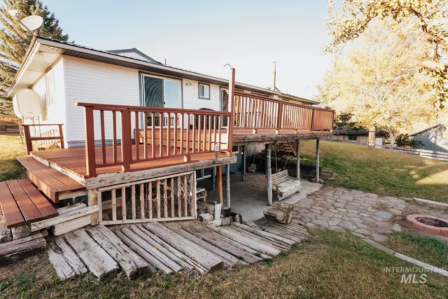 $450,000 | 24 Thomas Avenue, Salmon, ID 83467