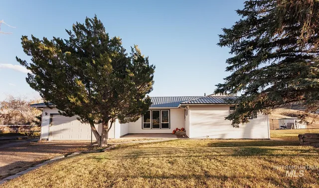 $450,000 | 24 Thomas Avenue, Salmon, ID 83467