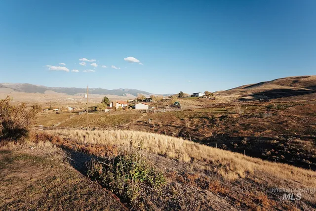 $450,000 | 24 Thomas Avenue, Salmon, ID 83467