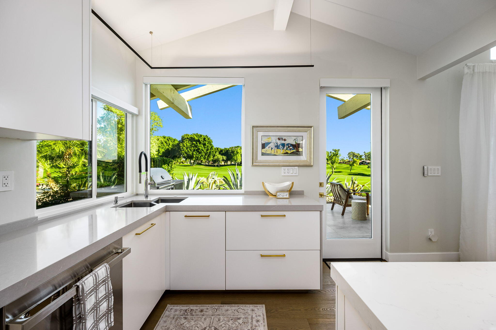 160 Deer Spring Way Palm Desert, CA 92211 - Photo 18 of 48 29-web-or-mls-MF_Deer_OPMG_1125_029