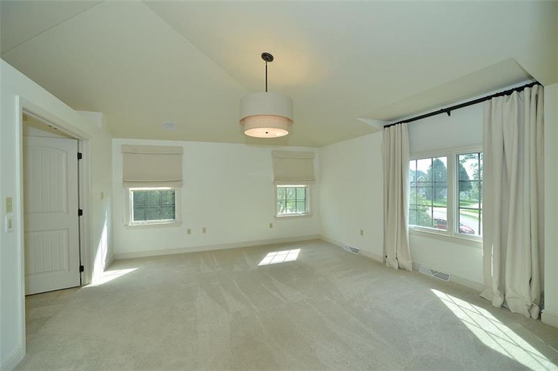 2133 John's Ridge Road Coraopolis, PA 15108 - Photo 17 of 22 Gallery Image 17