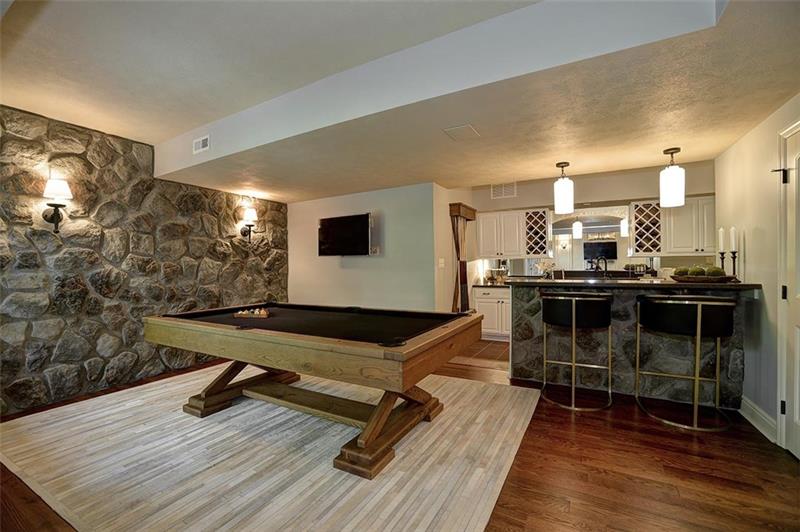 2133 John's Ridge Road Coraopolis, PA 15108 - Photo 21 of 22 Gallery Image 21