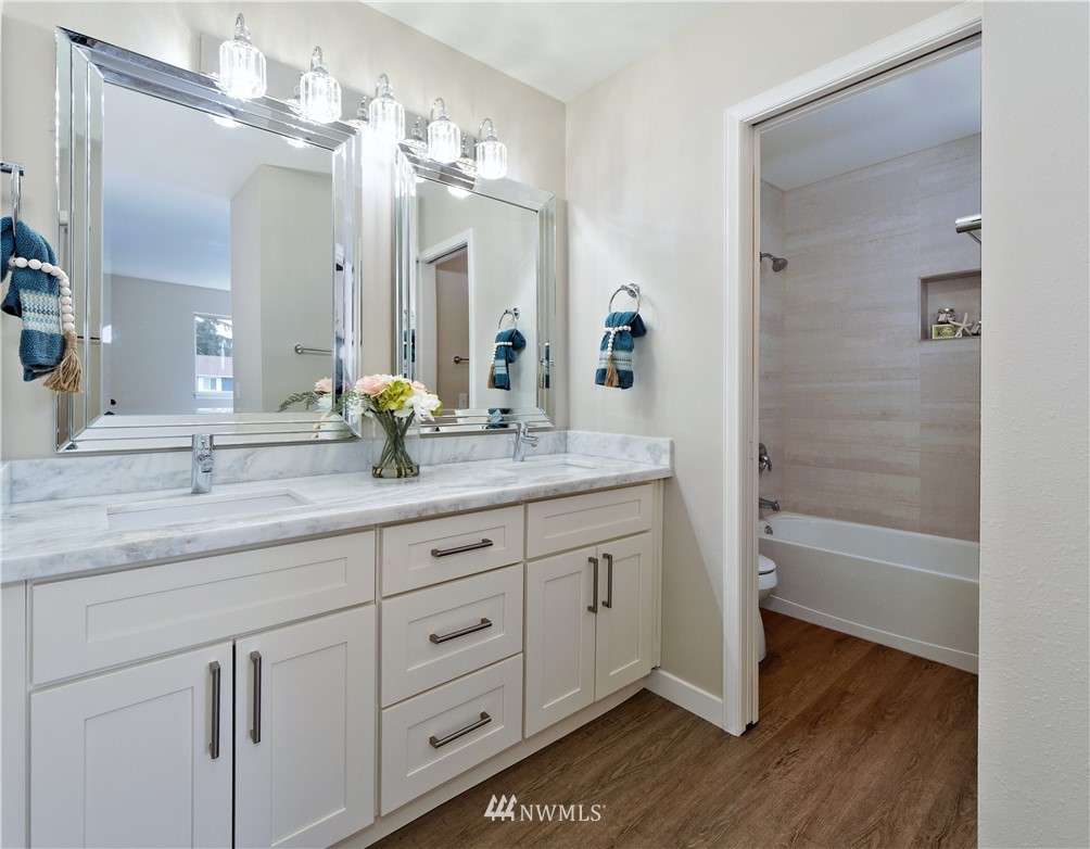 4010 Northeast 7th Court Renton, WA 98056 - Photo 7 of 12