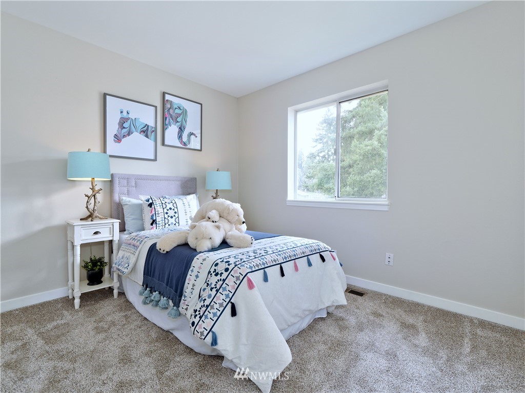 4010 Northeast 7th Court Renton, WA 98056 - Photo 8 of 12