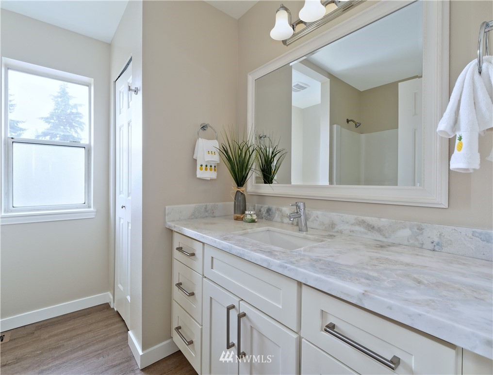 4010 Northeast 7th Court Renton, WA 98056 - Photo 9 of 12