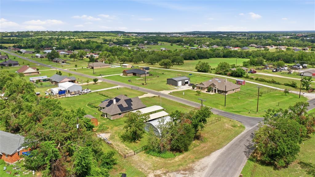 101 Hampton Lane Springtown, TX 76082 - Photo 4 of 10