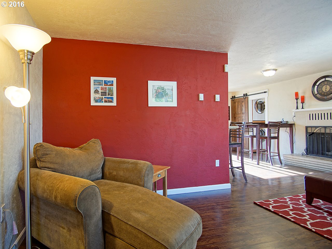290 25th Street Springfield, OR 97477 - Photo 6 of 25 a living room with furniture and wooden floor