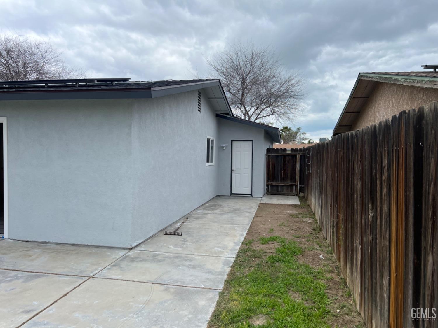 Undisclosed Address Bakersfield, CA 93308 - Photo 17 of 17 a backyard of a house
