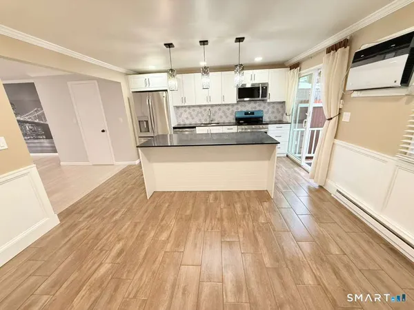 $590,000 | 8 Avon Lane, Stamford, CT 06907