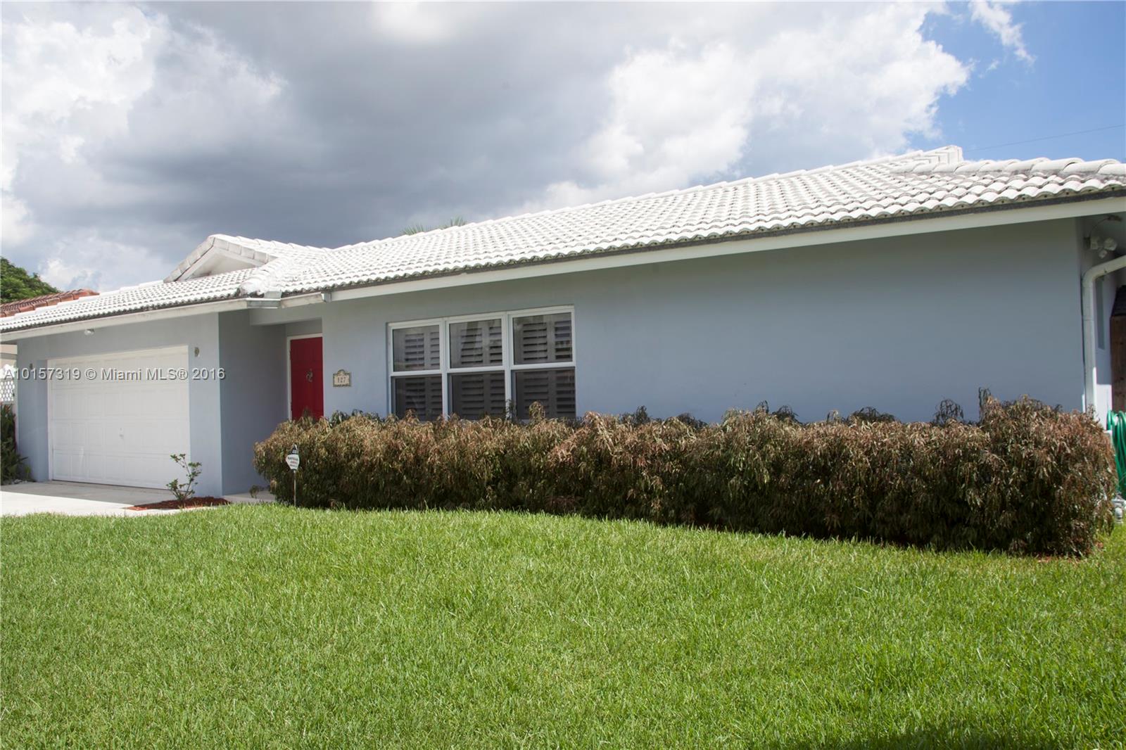 127 St Cloud Lane Boca Raton, FL 33431 - Photo 3 of 29 Gallery Image 3